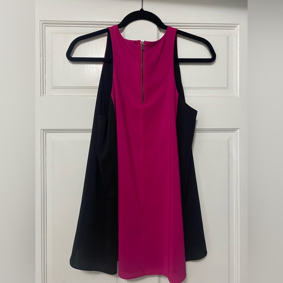 Alice +Olivia hot pink and black flowy top, like new Size S - Picture 2 of 3